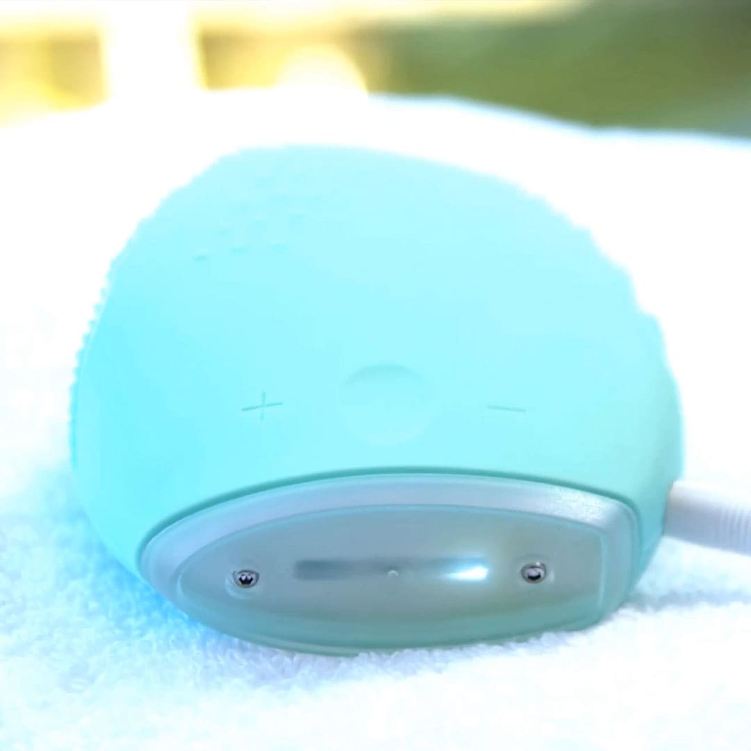 Sonic Facial Cleanser in carica tramite usb
